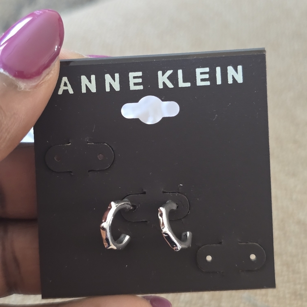 Anne Klein Silver-Tone Textured Hoop Earrings Small New - Picture 2 of 8